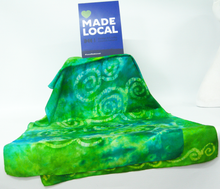 Load image into Gallery viewer, Silk Scarf Celtic Emerald