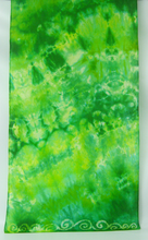 Load image into Gallery viewer, Silk Scarf Celtic Kelly Green