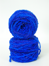 Load image into Gallery viewer, Hand dyed chunky wool Blue violet

