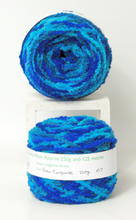 Load image into Gallery viewer, Hand dyed chunky wool Turquoise Ocean
