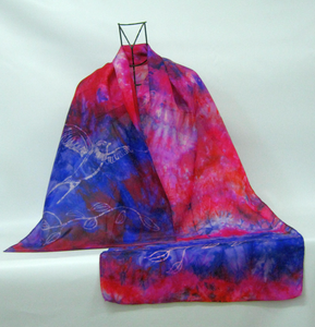 foulard_en_soie_peint_à_la_main_en_roses et violets