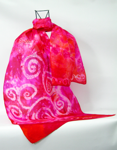 celtic_spirals_in_white_with_a_blend_of_pink_and_red