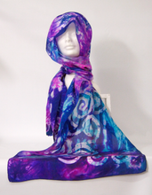 Load image into Gallery viewer, Foulard_en_soie_peint_à_la_main
