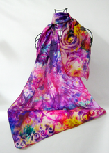 Load image into Gallery viewer, Foulard_en_soie_peint_à_la_main
