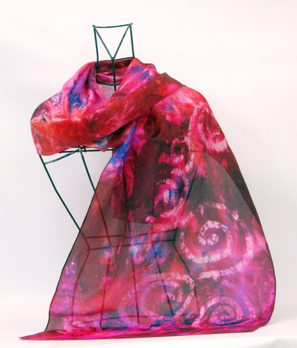 hand_painted_silk_scarf_in_warm_pinky_red_shades_beautiful_gift_ideas_for_her